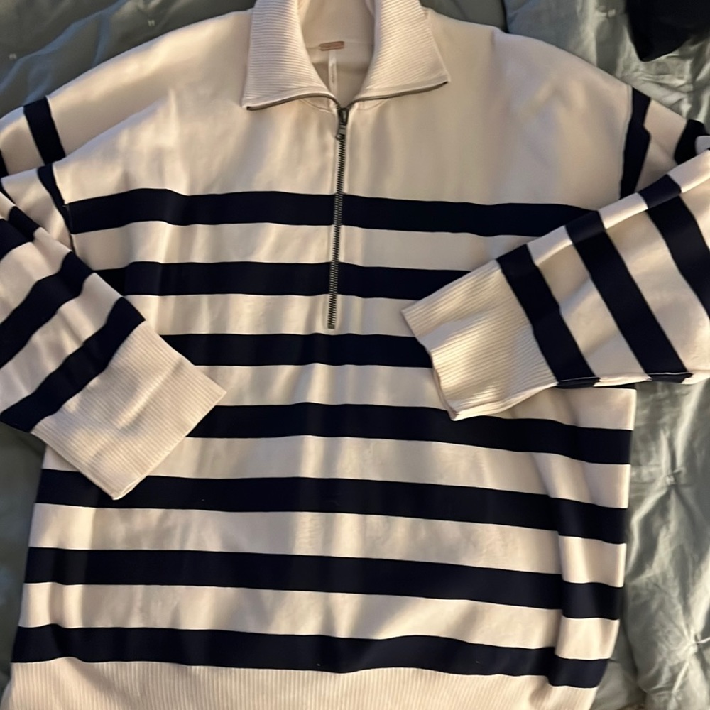 Free people coastal pullover size xs